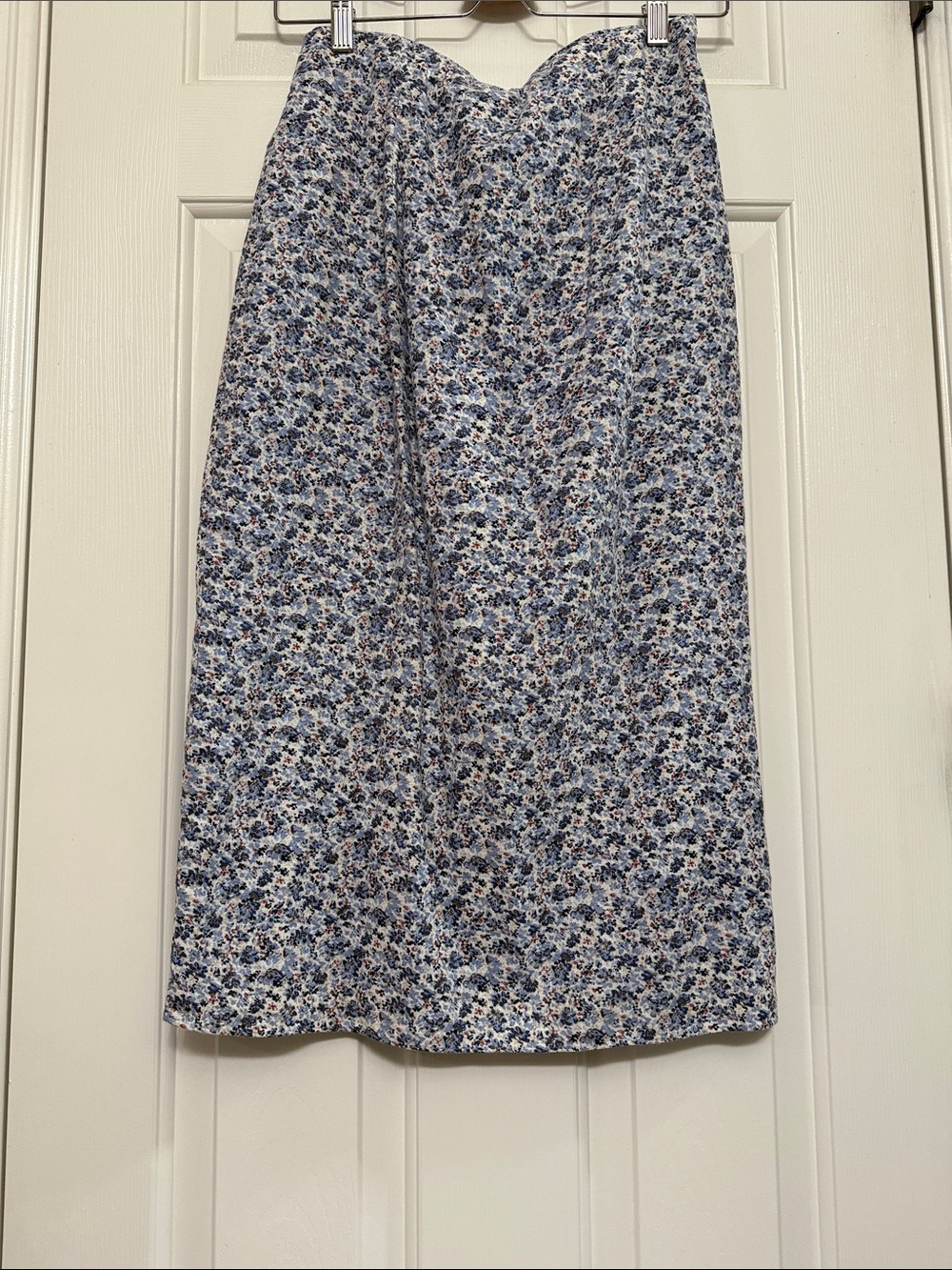 Abercrombie & Fitch Blue and White Small Floral Midi Skirt - Picture 3 of 4